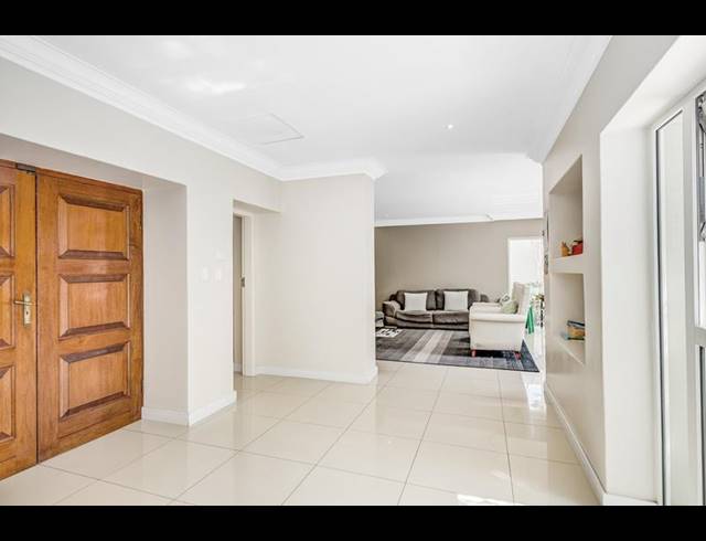 4 BEDROOM HOUSE FOR SALE IN BENMORE GARDENS